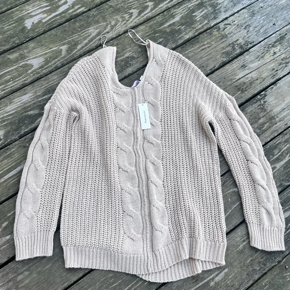 Francesca’s Slouchy sweater - Picture 2 of 3